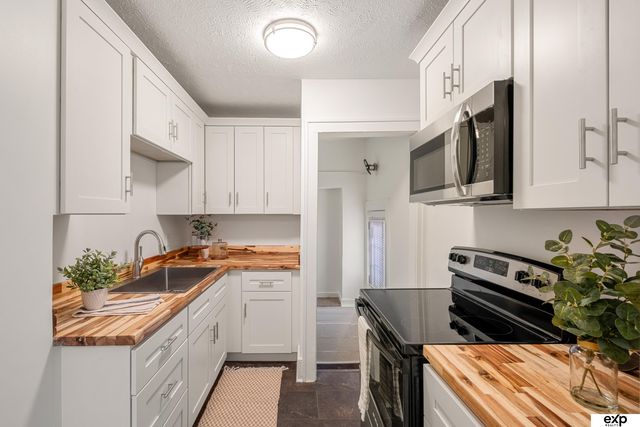 2717 N 48th Avenue, Omaha, NE 68104