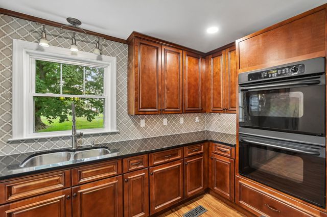 186 Sulphur Springs Rd, Shelbyville, TN 37160
