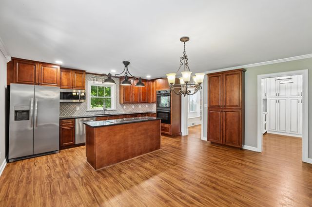 186 Sulphur Springs Rd, Shelbyville, TN 37160