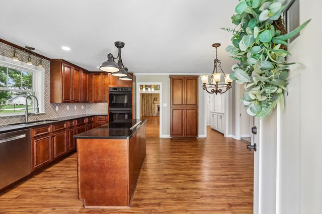 186 Sulphur Springs Rd, Shelbyville, TN 37160