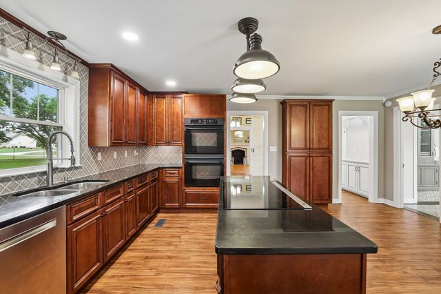 186 Sulphur Springs Rd, Shelbyville, TN 37160