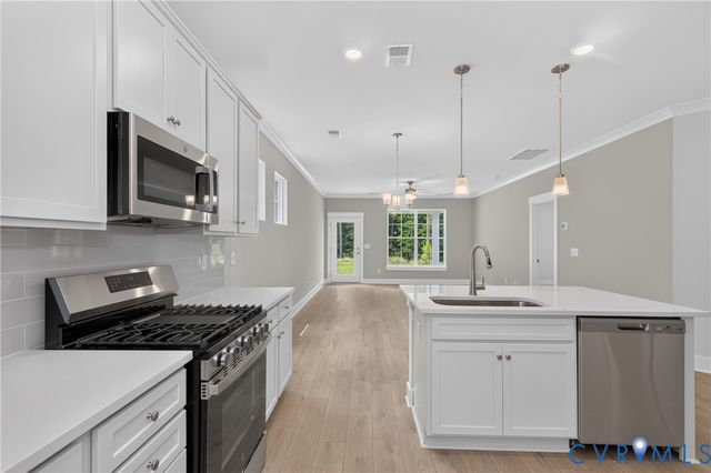 10263 Szalay Ln, Ashland, VA 23005