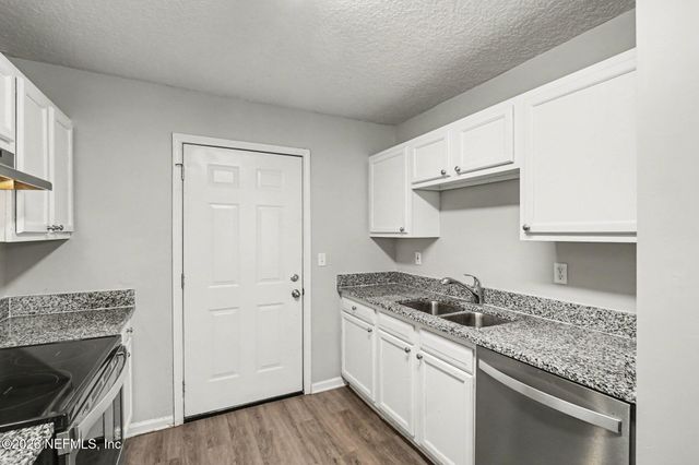 8443 COCOA Avenue, Jacksonville, FL 32211