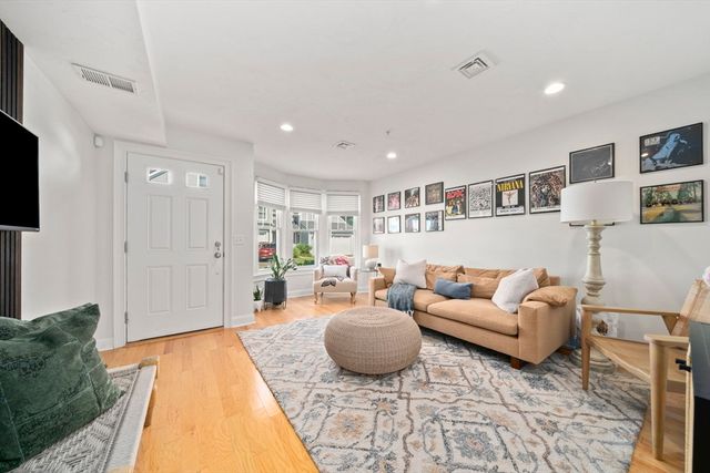 60 Robbins Road 25, Plymouth, MA 02360