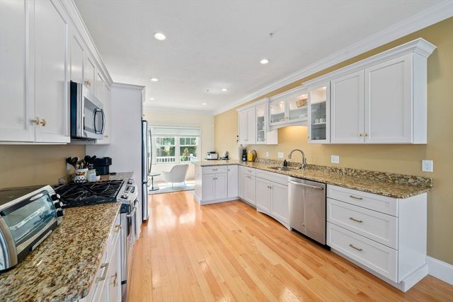 60 Robbins Road 25, Plymouth, MA 02360