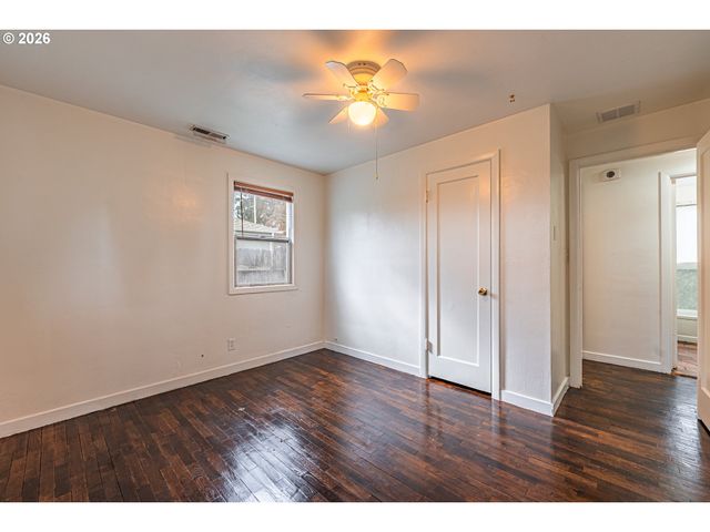 630 GILBERT St, Eugene, OR 97402