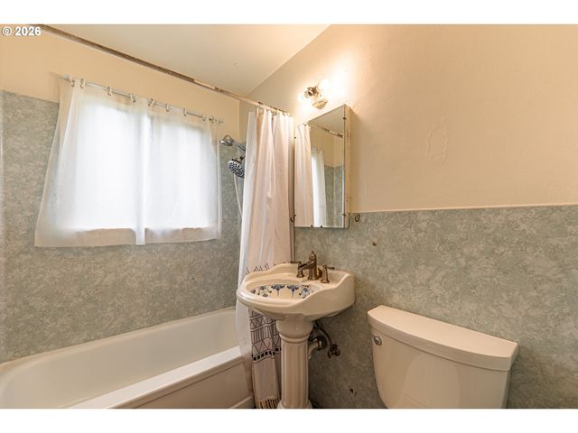 630 GILBERT St, Eugene, OR 97402