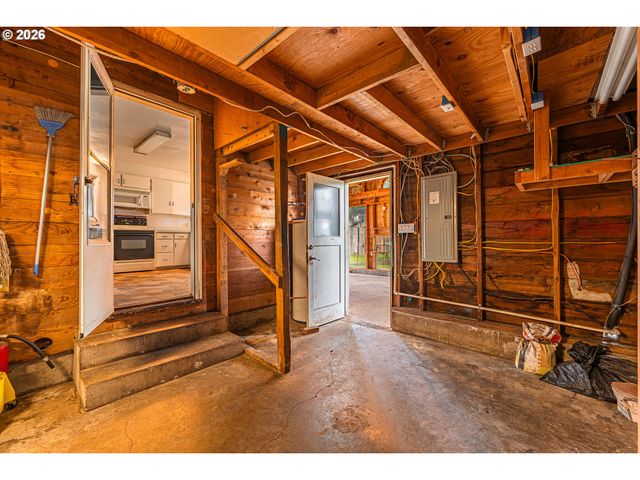 630 GILBERT St, Eugene, OR 97402