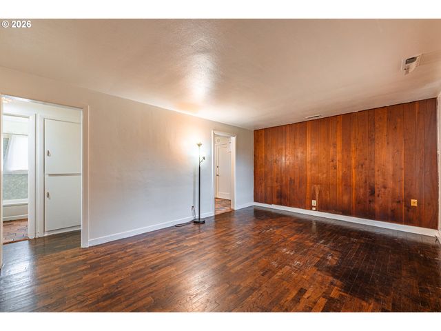 630 GILBERT St, Eugene, OR 97402