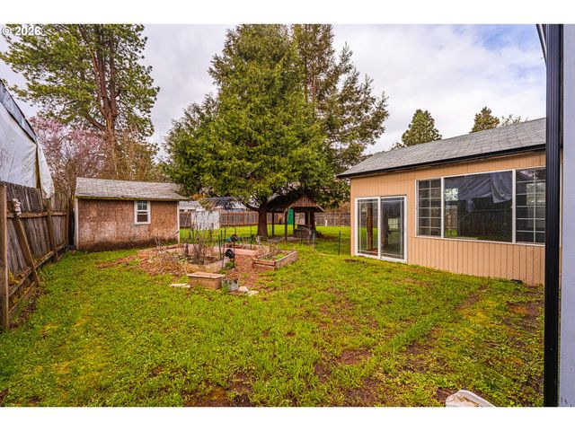 630 GILBERT St, Eugene, OR 97402
