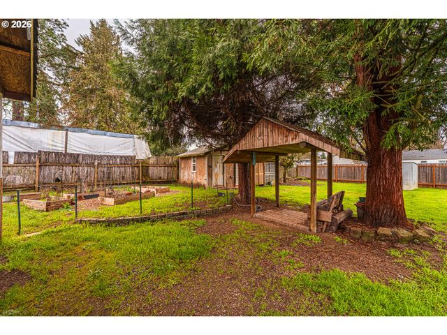 630 GILBERT St, Eugene, OR 97402