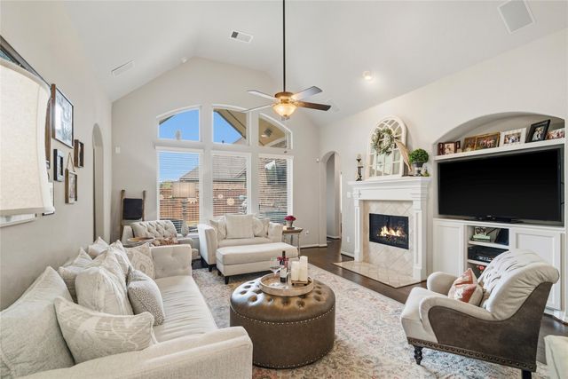 2126 Cinnamon Teal Circle, Brookshire, TX 77423