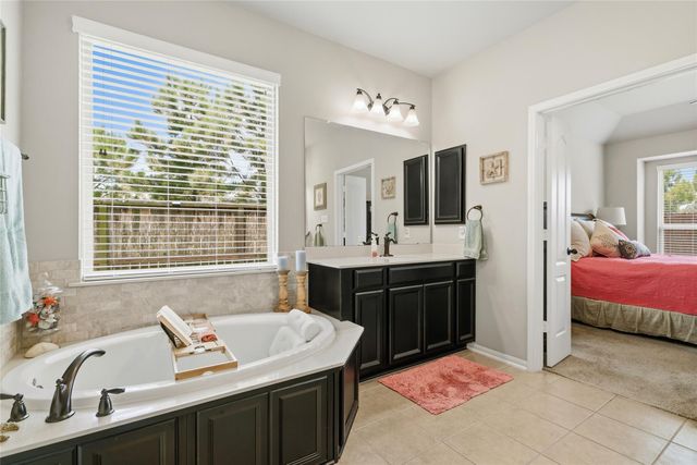 2126 Cinnamon Teal Circle, Brookshire, TX 77423