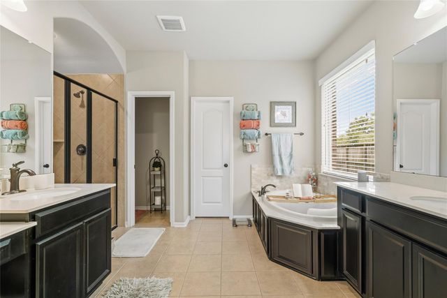 2126 Cinnamon Teal Circle, Brookshire, TX 77423