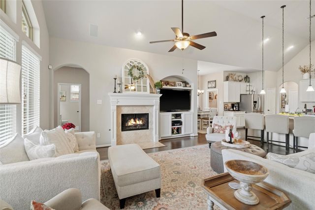 2126 Cinnamon Teal Circle, Brookshire, TX 77423
