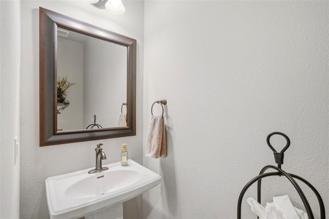 2126 Cinnamon Teal Circle, Brookshire, TX 77423