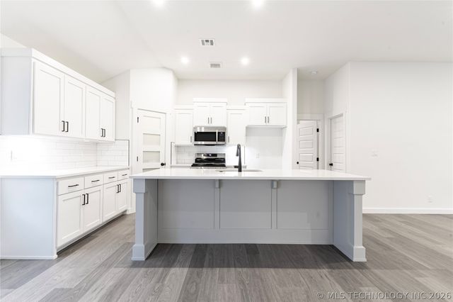 10887 S 271st East Avenue, Coweta, OK 74429