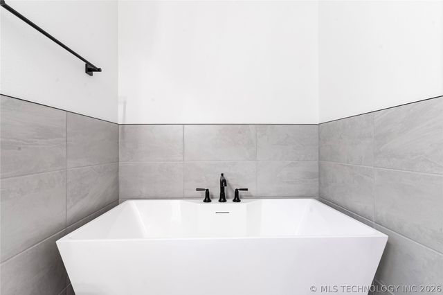 10887 S 271st East Avenue, Coweta, OK 74429