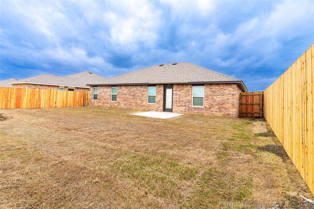 10887 S 271st East Avenue, Coweta, OK 74429