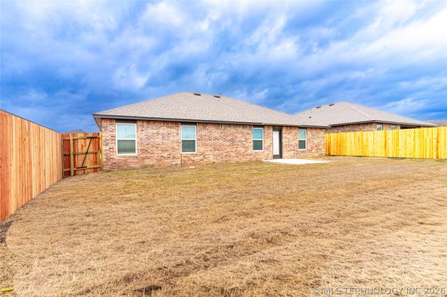 10887 S 271st East Avenue, Coweta, OK 74429