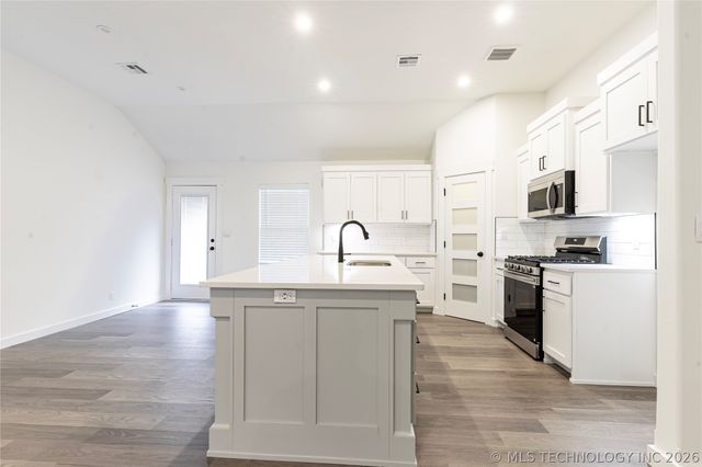 10887 S 271st East Avenue, Coweta, OK 74429