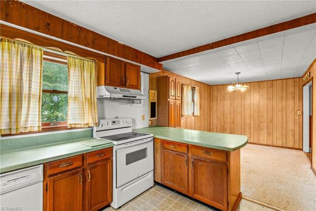 198 Broadway Road, Mocksville, NC 27028