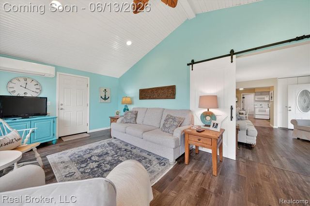 125 Maple Avenue, Harsens Island, MI 48028