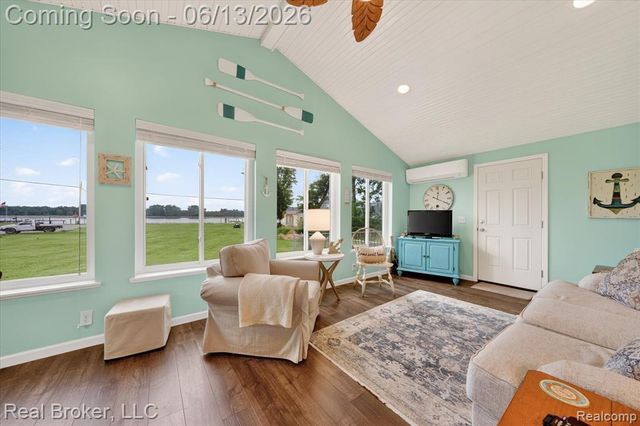 125 Maple Avenue, Harsens Island, MI 48028