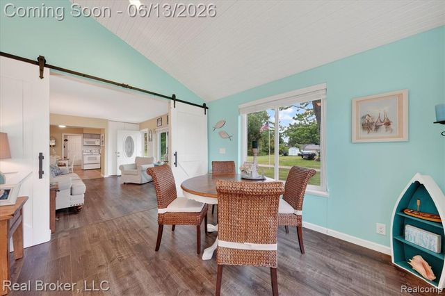 125 Maple Avenue, Harsens Island, MI 48028