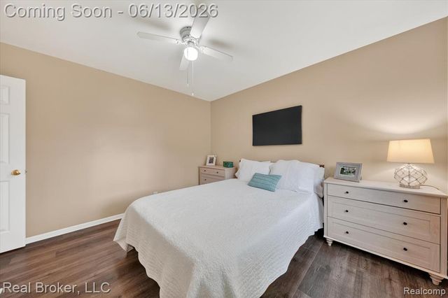 125 Maple Avenue, Harsens Island, MI 48028