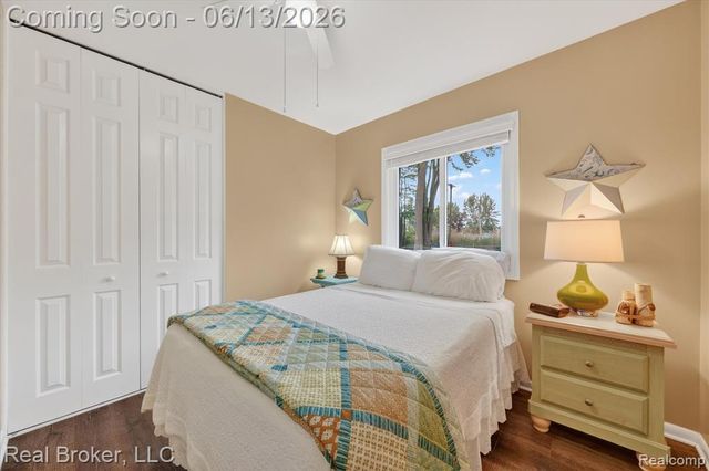 125 Maple Avenue, Harsens Island, MI 48028