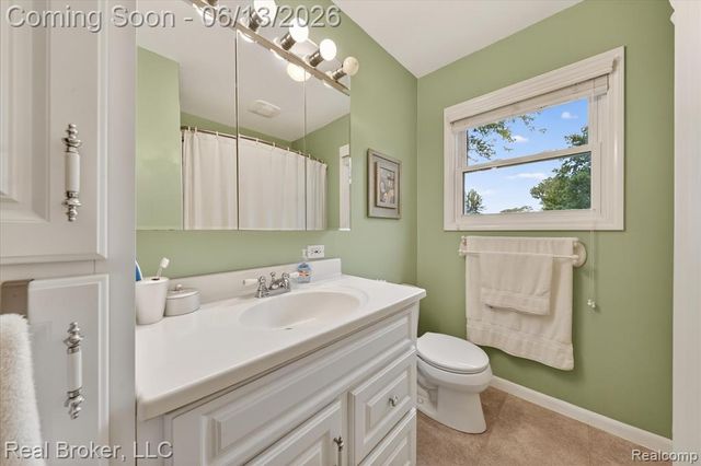 125 Maple Avenue, Harsens Island, MI 48028