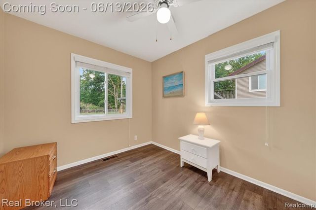 125 Maple Avenue, Harsens Island, MI 48028