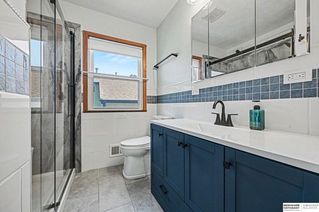 8346 Parker Court, Omaha, NE 68114