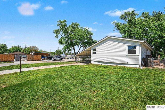 8346 Parker Court, Omaha, NE 68114