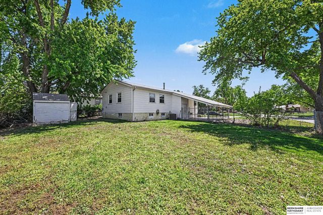 8346 Parker Court, Omaha, NE 68114
