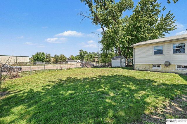 8346 Parker Court, Omaha, NE 68114