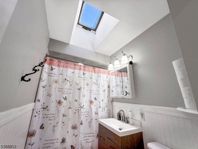 214 Durban Ave, Hopatcong Boro, NJ 07843