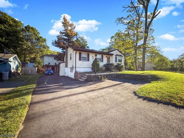 214 Durban Ave, Hopatcong Boro, NJ 07843