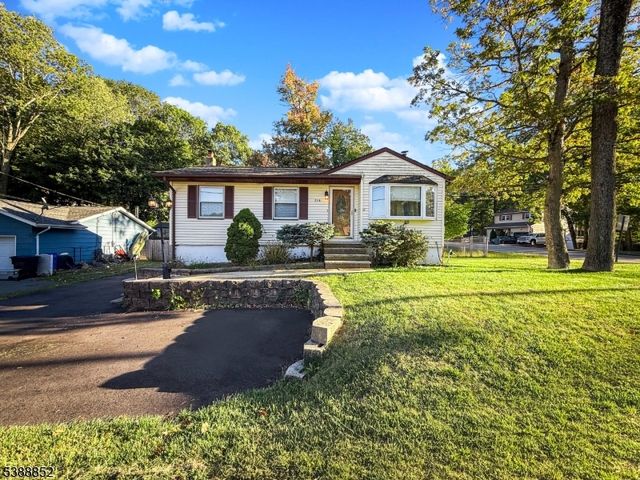214 Durban Ave, Hopatcong Boro, NJ 07843