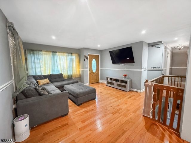 214 Durban Ave, Hopatcong Boro, NJ 07843