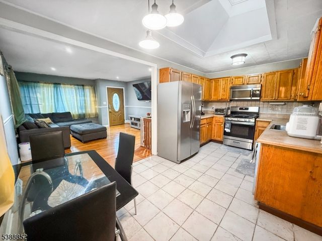 214 Durban Ave, Hopatcong Boro, NJ 07843