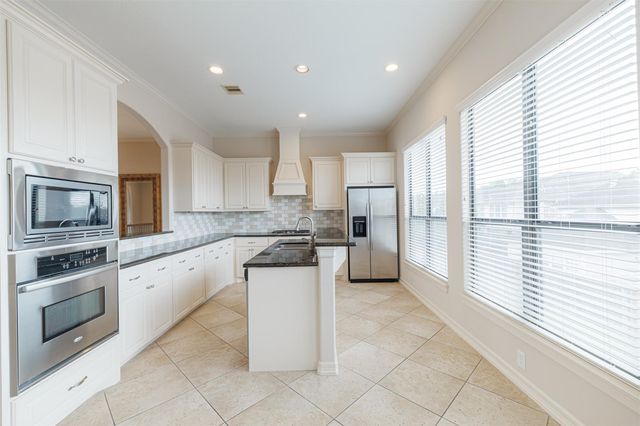 11207 Tramonto Drive, Houston, TX 77042