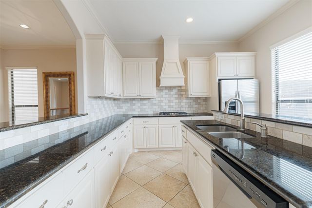 11207 Tramonto Drive, Houston, TX 77042