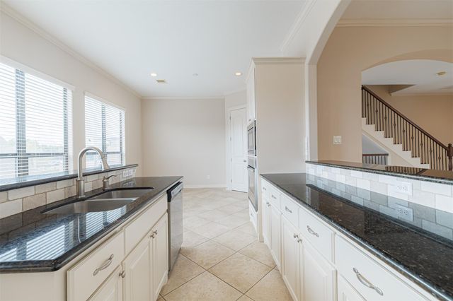 11207 Tramonto Drive, Houston, TX 77042