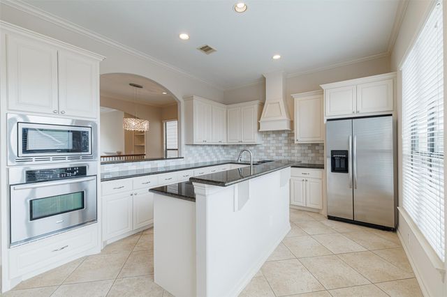 11207 Tramonto Drive, Houston, TX 77042