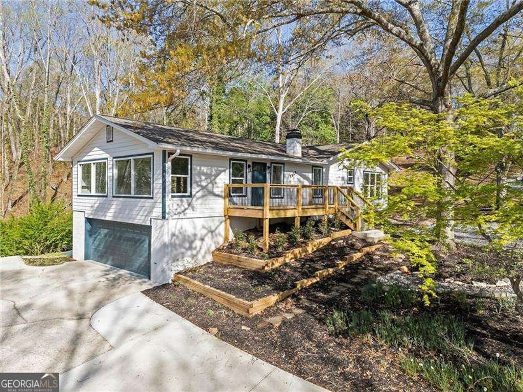 5985 Lakeside Court, Gainesville, GA 30506