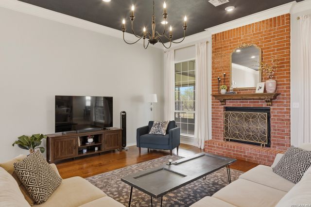105 Old Campbell Rd, Seguin, TX 78155