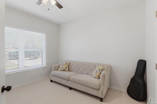 105 Old Campbell Rd, Seguin, TX 78155