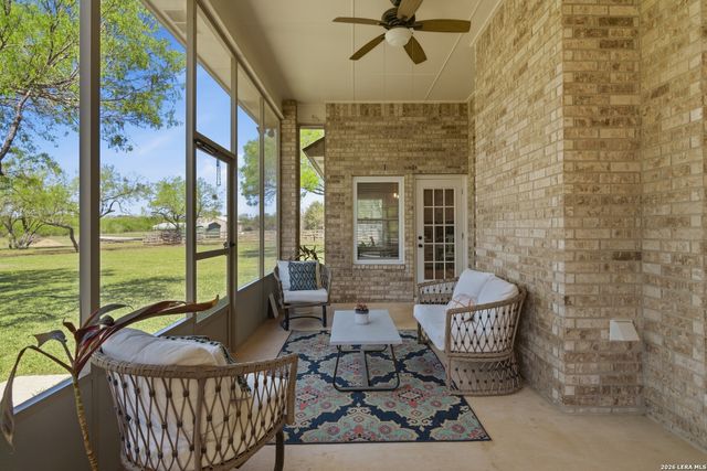 105 Old Campbell Rd, Seguin, TX 78155